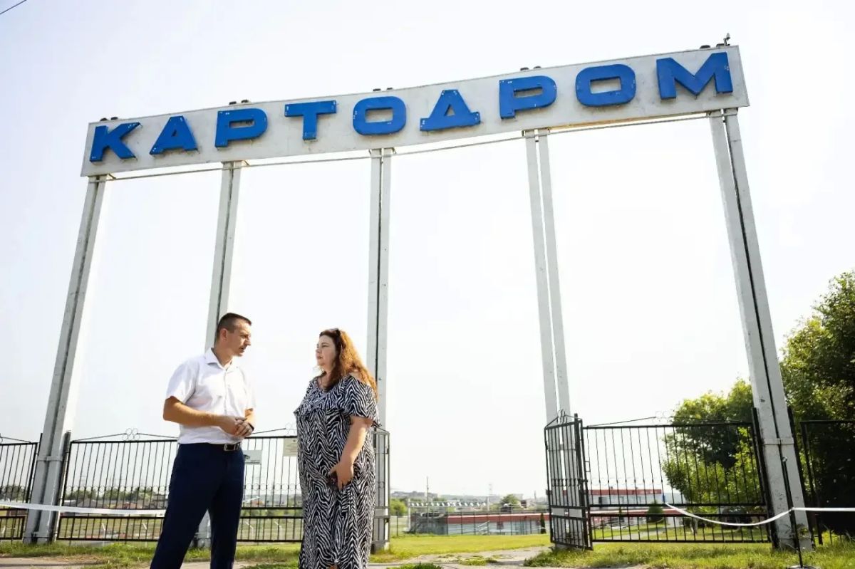По моему поручению мой заместитель Владимир Гребенкин проверил, как идут капитальные ремонты на нескольких городских объектах По моему поручению мой заместитель Владимир Гребенкин проверил, как идут капитальные ремонты на нескольких городских объектах