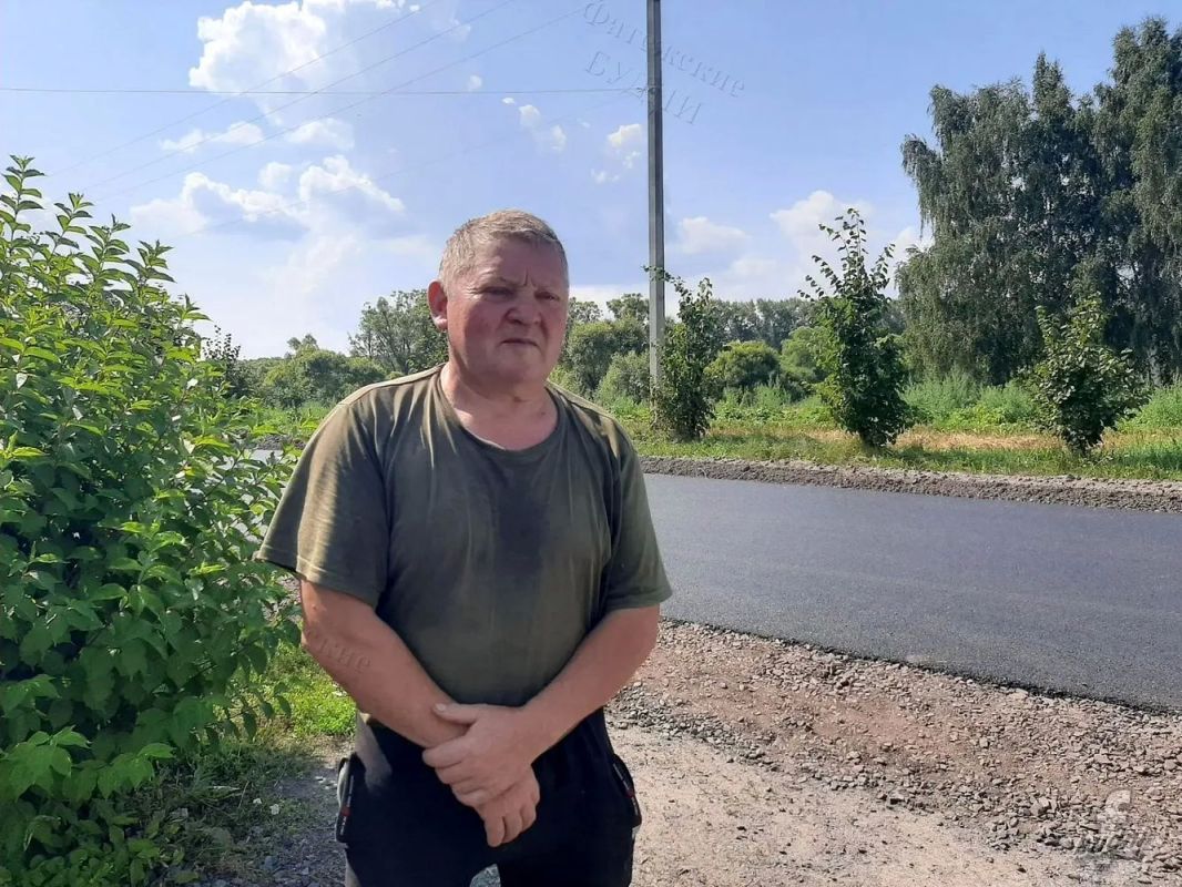 В деревне Копанёвке Миленинского сельсовета отремонтировали автодорогу протяженностью 1,5 км. Глава района Сергей Цуканов и ветеран труда Николай Семикоп от имени жителей обращались на приём к губернатору Александру... В деревне Копанёвке Миленинского сельсовета отремонтировали автодорогу протяженностью 1,5 км. Глава района Сергей Цуканов и ветеран труда Николай Семикоп от имени жителей обращались на приём к губернатору Александру...