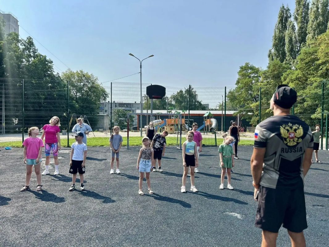 В Курске прошла Всероссийская соседская зарядка В Курске прошла Всероссийская соседская зарядка