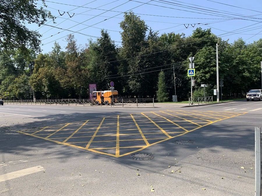 В центре Курска на перекрестках появились «вафельницы»