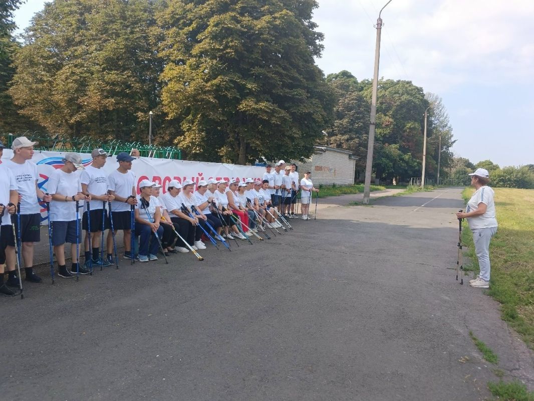 В преддверии празднования Дня физкультурника жители Щигров доказали, что вести здоровый образ жизни можно в любом возрасте В преддверии празднования Дня физкультурника жители Щигров доказали, что вести здоровый образ жизни можно в любом возрасте