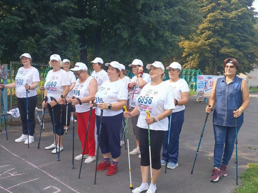 В преддверии празднования Дня физкультурника жители Щигров доказали, что вести здоровый образ жизни можно в любом возрасте В преддверии празднования Дня физкультурника жители Щигров доказали, что вести здоровый образ жизни можно в любом возрасте