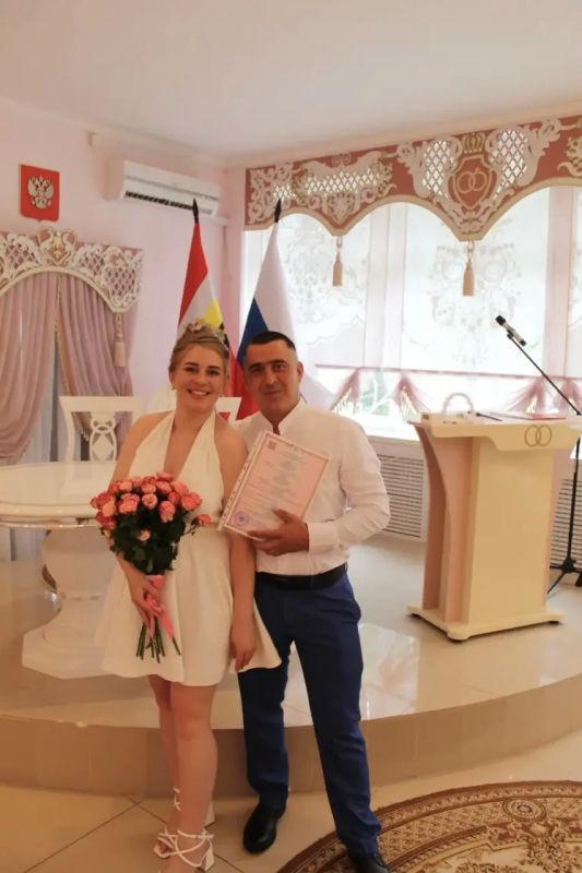 В солнечный августовский день, отмеченный красотой числа 08.08.2026, торжественная атмосфера царила в стенах отдела ЗАГС Администрации Золотухинского района Курской области В солнечный августовский день, отмеченный красотой числа 08.08.2026, торжественная атмосфера царила в стенах отдела ЗАГС Администрации Золотухинского района Курской области