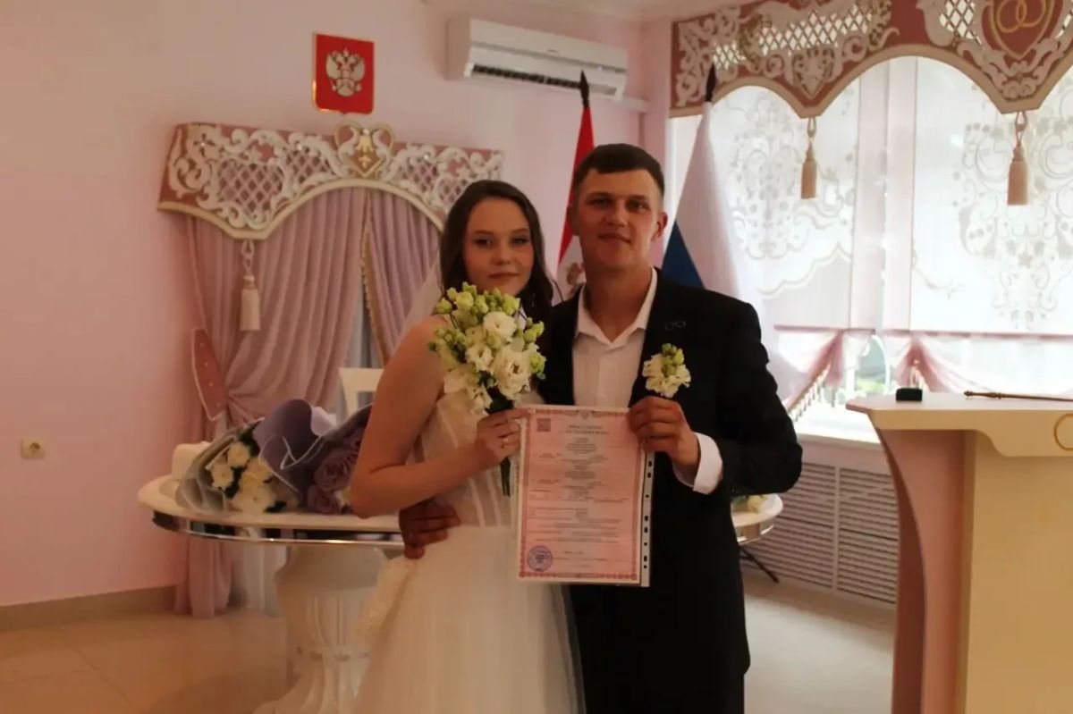 В солнечный августовский день, отмеченный красотой числа 08.08.2026, торжественная атмосфера царила в стенах отдела ЗАГС Администрации Золотухинского района Курской области В солнечный августовский день, отмеченный красотой числа 08.08.2026, торжественная атмосфера царила в стенах отдела ЗАГС Администрации Золотухинского района Курской области
