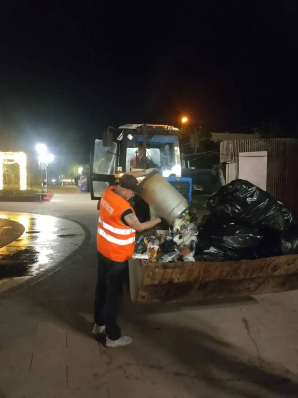 68 тонн мусора вывезли из парков и скверов Курска за семь дней 68 тонн мусора вывезли из парков и скверов Курска за семь дней