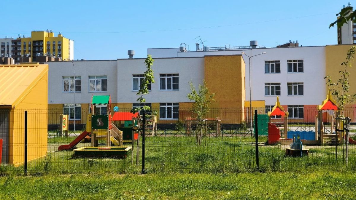Уборка в детских садах: когда и как должны мыть полы?