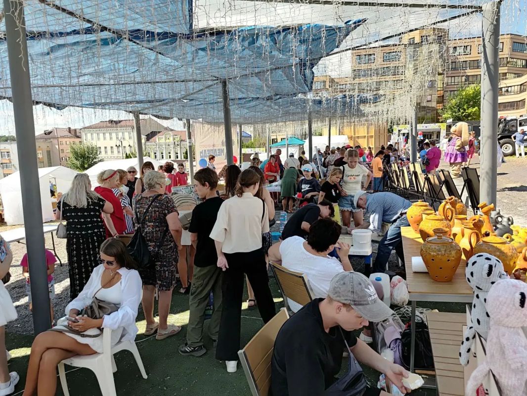Куряне отмечают День Железнодорожного округа на Полугоре Куряне отмечают День Железнодорожного округа на Полугоре