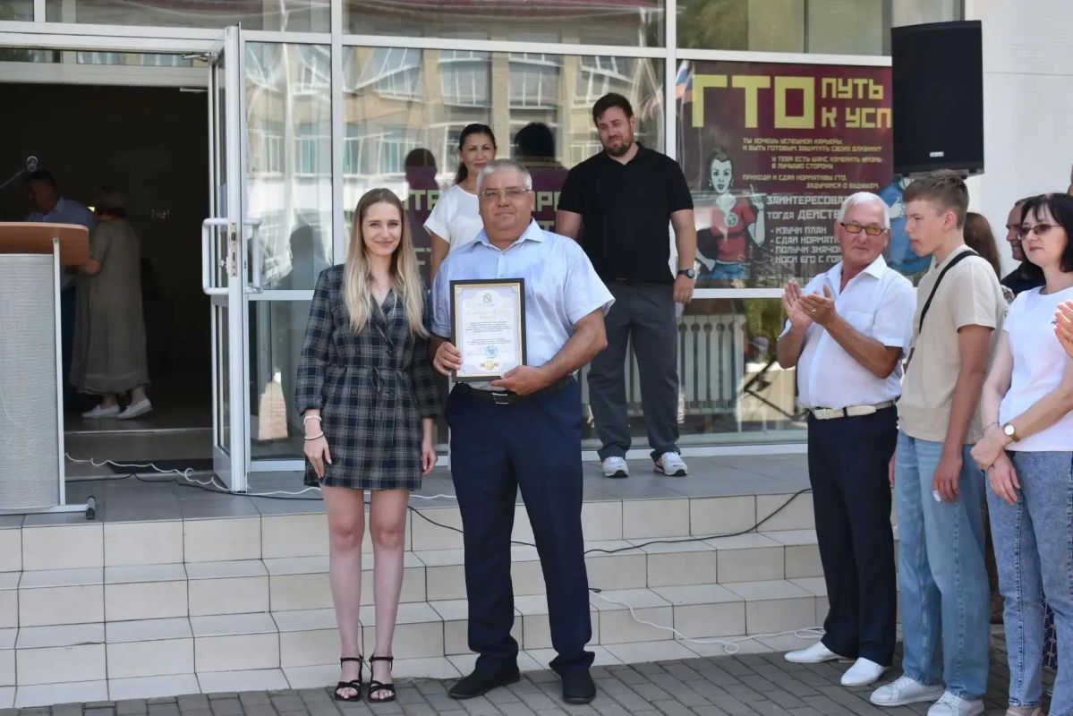 Ярко, жарко, торжественно! В Касторном отметили День физкультурника Ярко, жарко, торжественно! В Касторном отметили День физкультурника