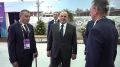 На выставке XI Всероссийского форума «Развитие малых городов и исторических поселений» председатель Правительства РФ Михаил Мишустин ознакомился с идеями благоустройства приграничных регионов