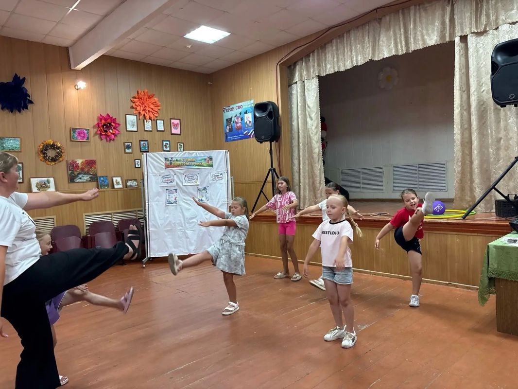 В Большеанненковском сельском доме культуры отметили День физкультурника В Большеанненковском сельском доме культуры отметили День физкультурника