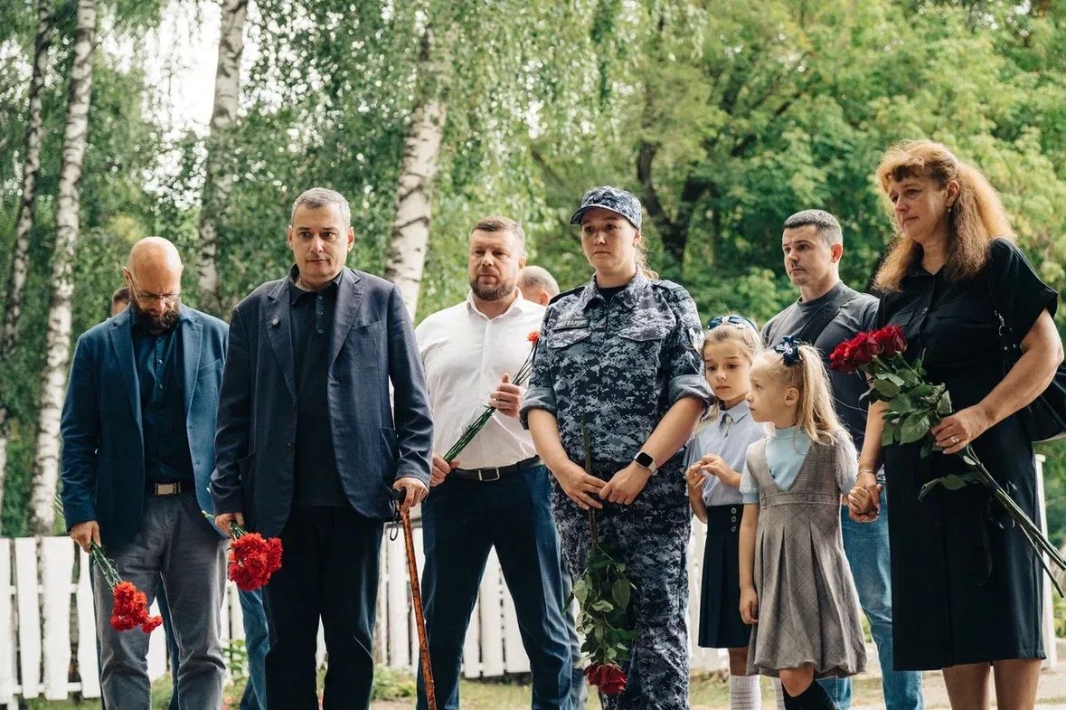 Александр Хинштейн: Открыли сегодня в Курске на улице Ямской мурал Анатолию Минашкину — 5-летнему мальчику, погибшему год назад из-за атаки ВСУ Александр Хинштейн: Открыли сегодня в Курске на улице Ямской мурал Анатолию Минашкину — 5-летнему мальчику, погибшему год назад из-за атаки ВСУ