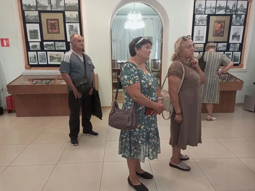 В рамках реализации государственной программы «Доступная среда» члены Льговской местной организации ВОС (председатель Л. Г. Увакина) с сопровождающими совершили экскурсию по святым местам соловьиного края В рамках реализации государственной программы «Доступная среда» члены Льговской местной организации ВОС (председатель Л. Г. Увакина) с сопровождающими совершили экскурсию по святым местам соловьиного края