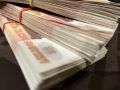 Запуганная мошенниками девушка забрала у курянина 4,1 млн рублей