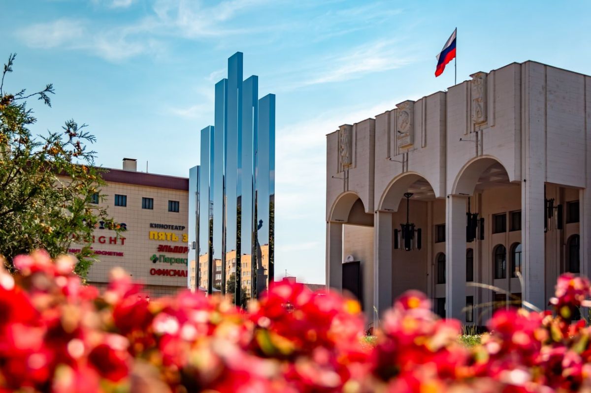 Прогулка по Театральной площади Курска Прогулка по Театральной площади Курска
