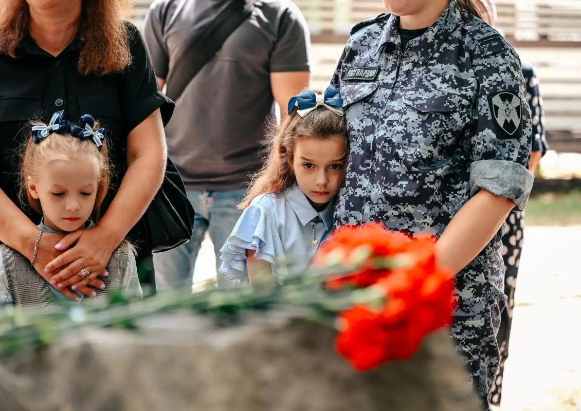 В Курске открыли мурал памяти детей, погибших от агрессии ВСУ В Курске открыли мурал памяти детей, погибших от агрессии ВСУ