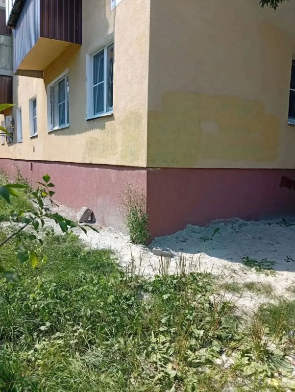 В Сеймском округе Курска управляющая организация ООО «ЖЭУ ВОЛОКНО» закрасила на зданиях домов рекламу наркотиков В Сеймском округе Курска управляющая организация ООО «ЖЭУ ВОЛОКНО» закрасила на зданиях домов рекламу наркотиков