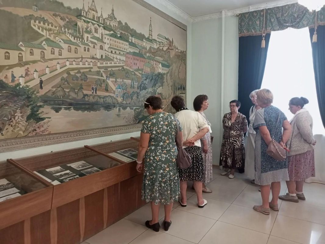 В рамках реализации государственной программы «Доступная среда» члены Льговской местной организации ВОС (председатель Л. Г. Увакина) с сопровождающими совершили экскурсию по святым местам соловьиного края В рамках реализации государственной программы «Доступная среда» члены Льговской местной организации ВОС (председатель Л. Г. Увакина) с сопровождающими совершили экскурсию по святым местам соловьиного края