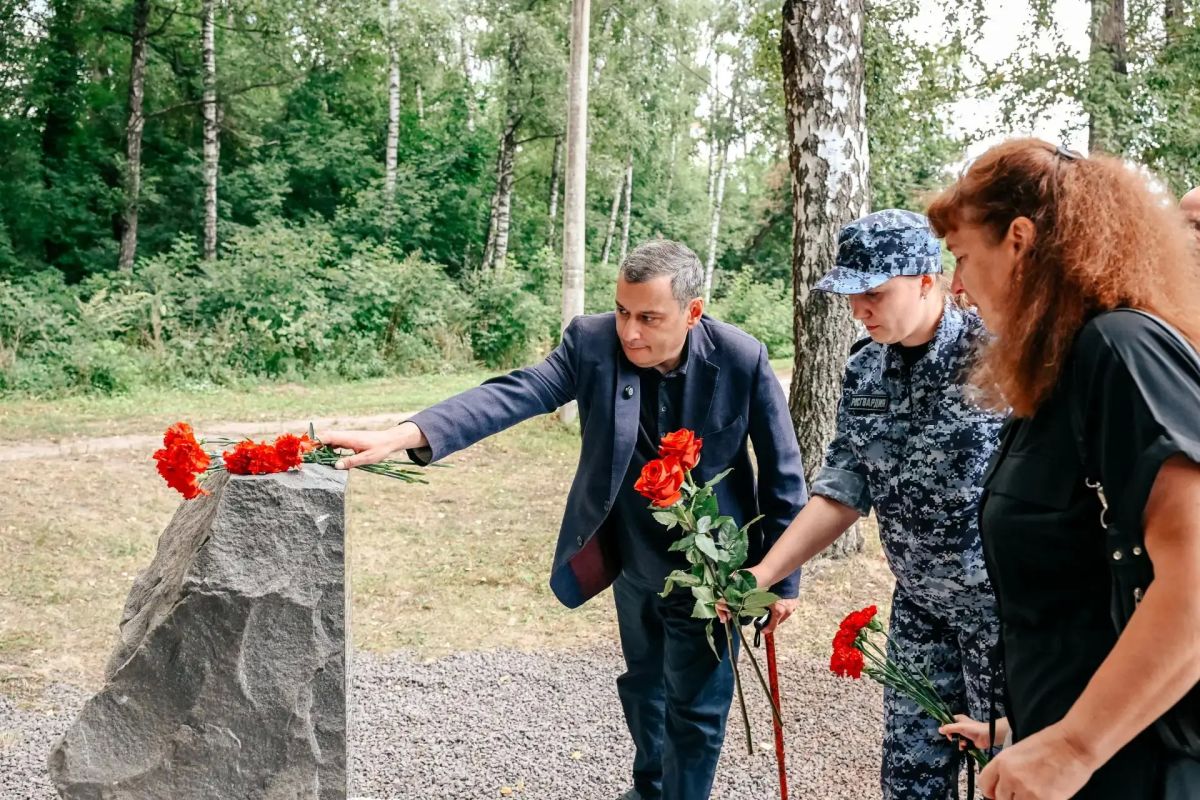 В Курске открыли мурал памяти детей, погибших от агрессии ВСУ В Курске открыли мурал памяти детей, погибших от агрессии ВСУ