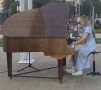 Юные музыканты Курска устроили бесплатный концерт на свежем воздухе