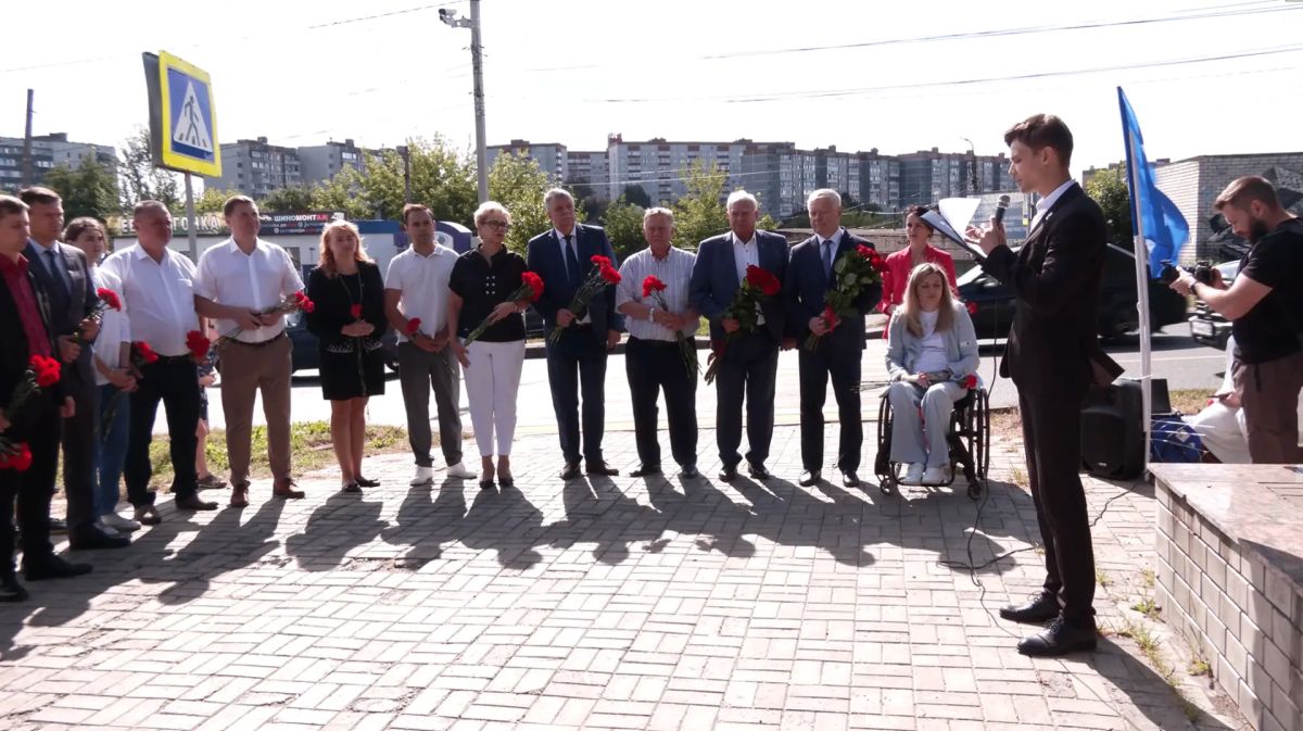 В Курске почтили память моряков, погибших 26 лет назад на подлодке «Курск» В Курске почтили память моряков, погибших 26 лет назад на подлодке «Курск»