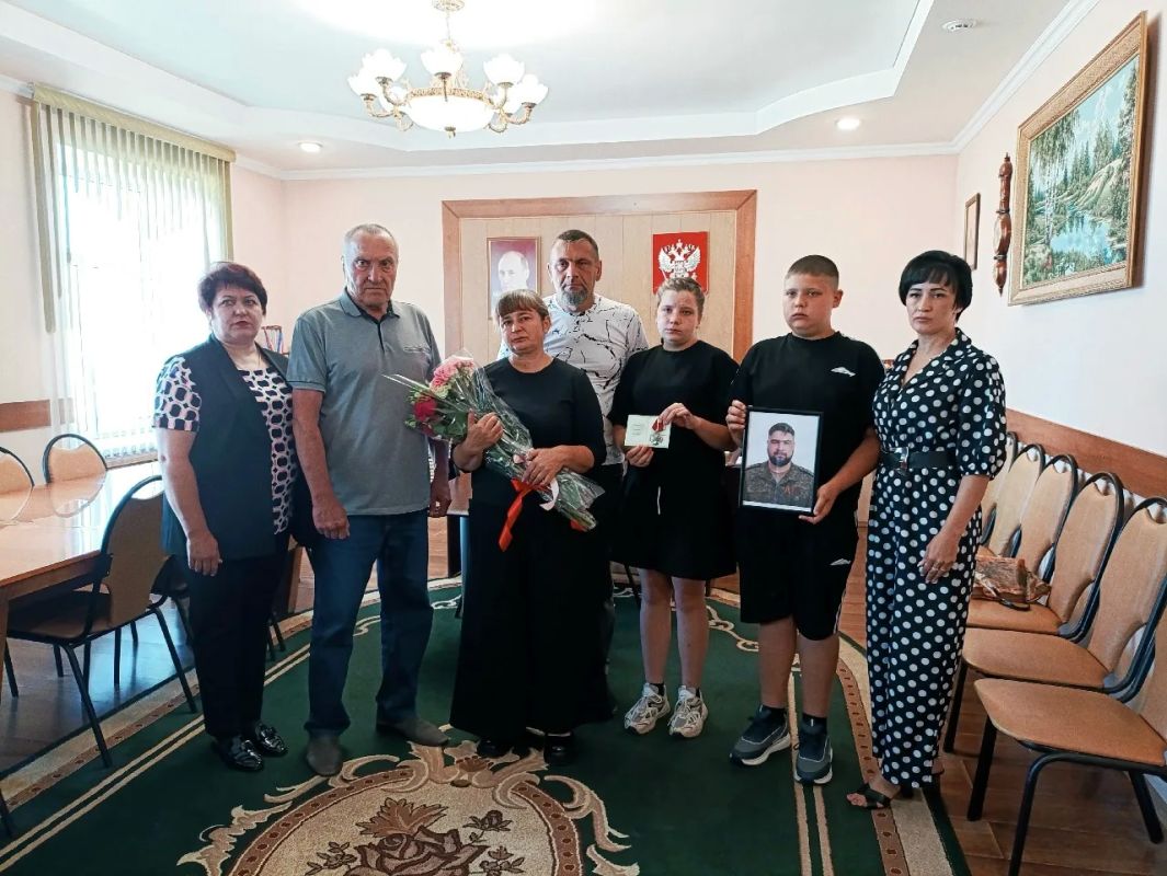 Указом Президента Российской Федерации за мужество отвагу и самоотверженность проявленную при исполнении воинского долга награжден Орденом Мужества Говоров Валерий Юрьевич, посмертно
