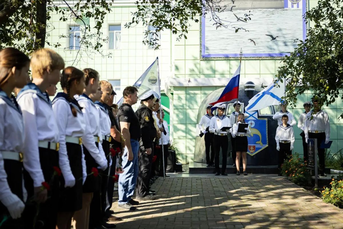 Сегодня исполнилось 26 лет со дня гибели атомного подводного крейсера «Курск» в Баренцевом море Сегодня исполнилось 26 лет со дня гибели атомного подводного крейсера «Курск» в Баренцевом море