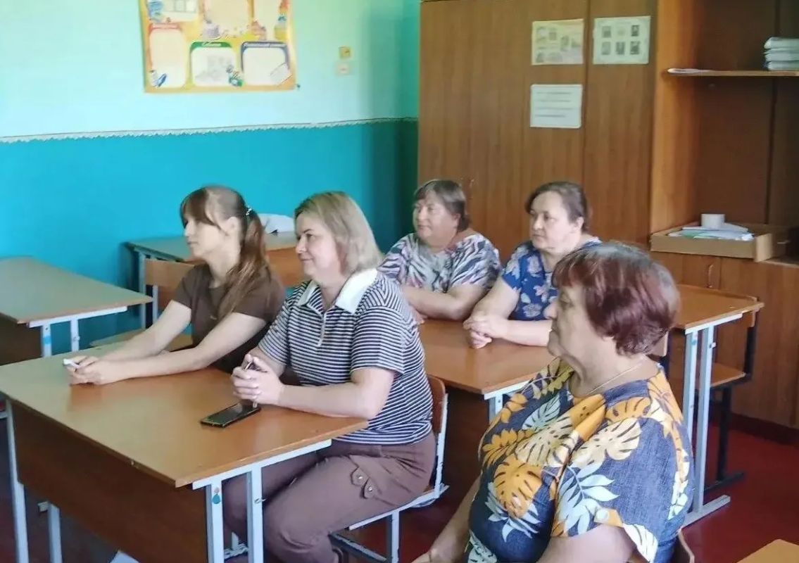 В Черемисиновском районе перед началом учебного года прошли встречи с педсоставом восьми школ В Черемисиновском районе перед началом учебного года прошли встречи с педсоставом восьми школ