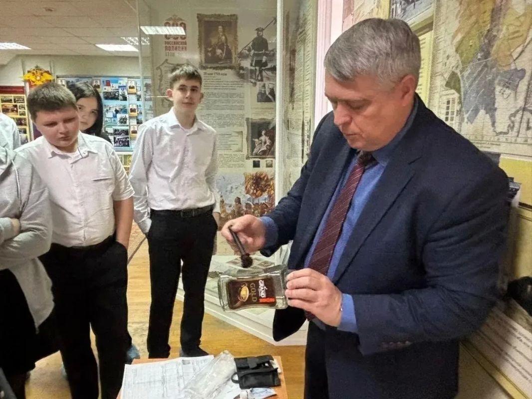Курских школьников и воспитанников детских садов приглашают в музей истории Курской полиции и милиции Курских школьников и воспитанников детских садов приглашают в музей истории Курской полиции и милиции