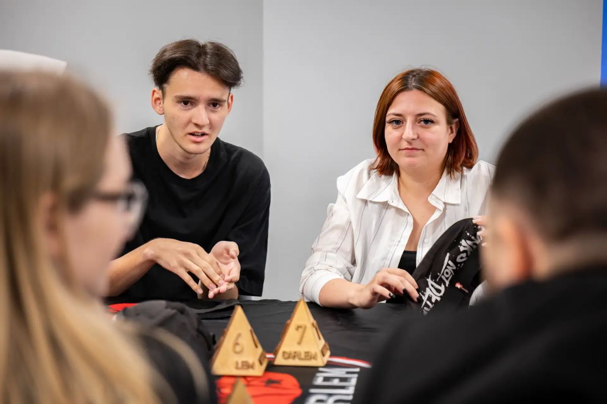 В курском молодёжном центре «Спектр» состоялась игра «Полемика» — вариант «Мафии» в соревновательном формате В курском молодёжном центре «Спектр» состоялась игра «Полемика» — вариант «Мафии» в соревновательном формате