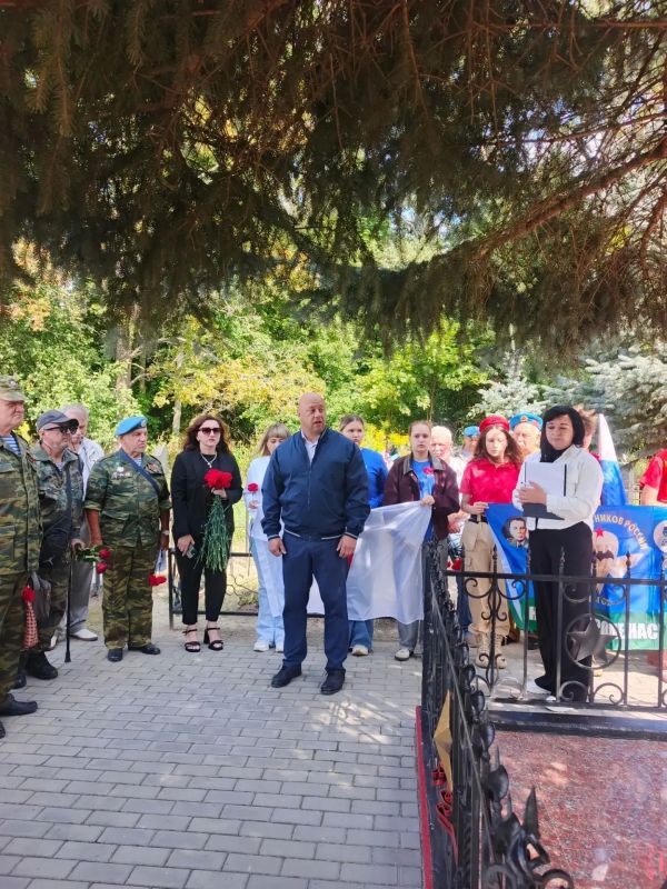 Сегодня исполняется 27 лет с момента героической гибели в Дагестане нашего земляка Сергея Костина Сегодня исполняется 27 лет с момента героической гибели в Дагестане нашего земляка Сергея Костина