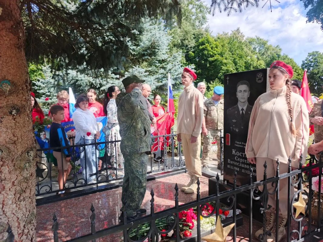 Сегодня исполняется 27 лет с момента героической гибели в Дагестане нашего земляка Сергея Костина Сегодня исполняется 27 лет с момента героической гибели в Дагестане нашего земляка Сергея Костина
