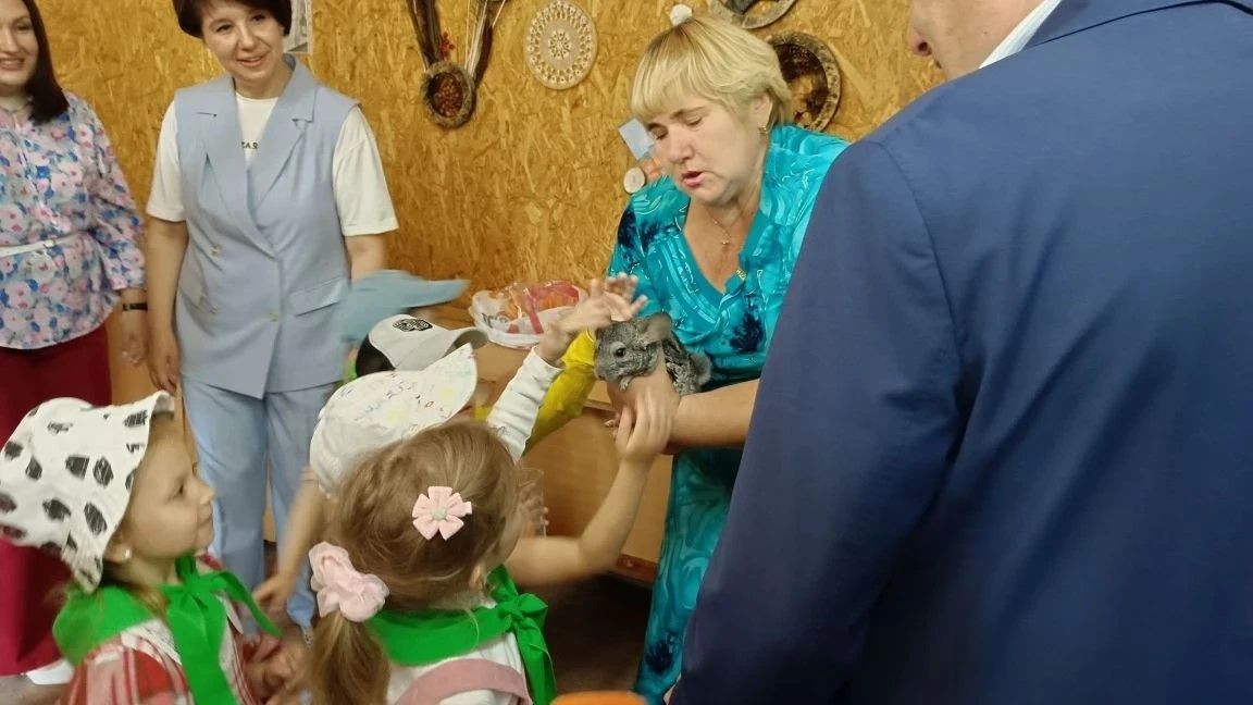 Александр Хинштейн посетил центр дополнительного образования «ЭКОПАРК» Александр Хинштейн посетил центр дополнительного образования «ЭКОПАРК»