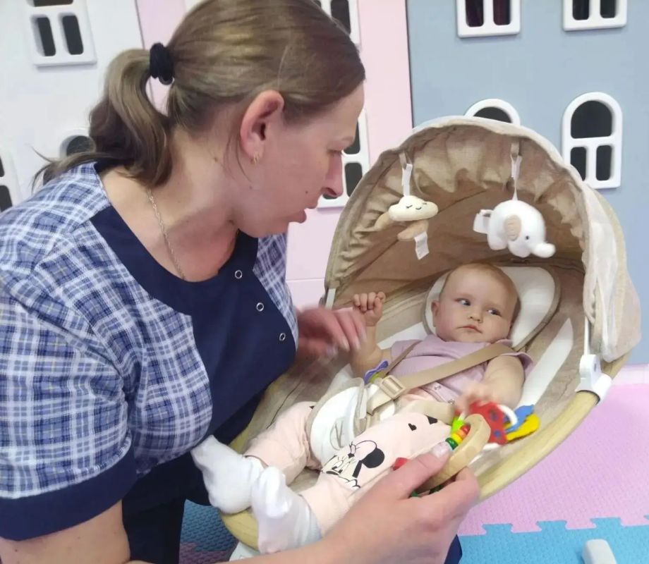 В группе кратковременного пребывания для детей до 3-х лет Черемисиновского центра социальной помощи «Содействие», функционирующей при поддержке национального проекта «Семья», прошло развивающее занятие «Яркие звуки и... В группе кратковременного пребывания для детей до 3-х лет Черемисиновского центра социальной помощи «Содействие», функционирующей при поддержке национального проекта «Семья», прошло развивающее занятие «Яркие звуки и...