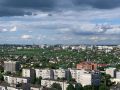 Доброе утро, куряне! Сегодня придётся вспомнить о кофтах и куртках! Синоптики передают +20 градусов — неожиданно, если сравнить с прошлой неделей, согласитесь, но из ближайших дней пятница — самая прохладная