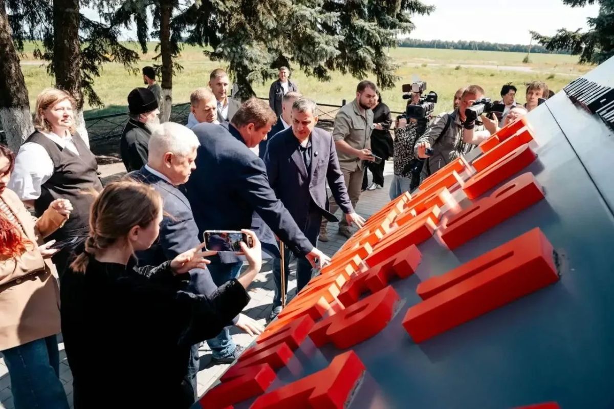 Губернатор проверил ремонт школы и ФАП в Поныровском районе Губернатор проверил ремонт школы и ФАП в Поныровском районе