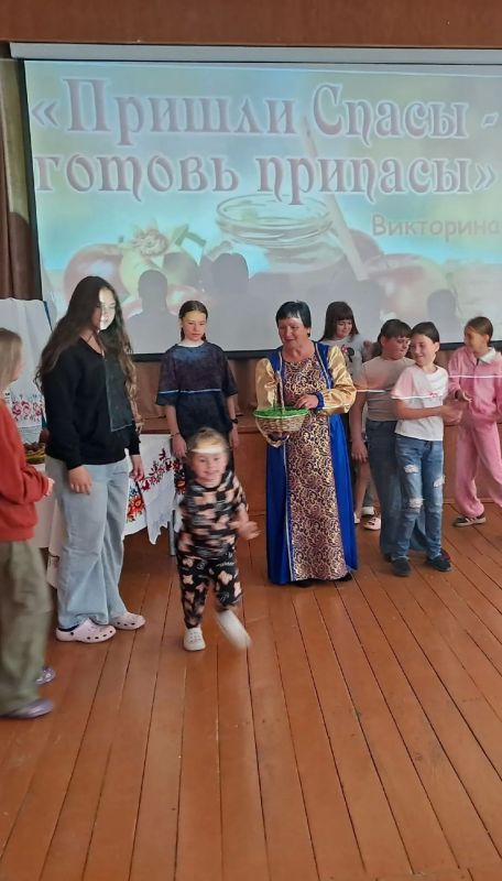 В Миленинском СДК прошла познавательно игровая программа " Пришли Спасы - готовь припасы" В Миленинском СДК прошла познавательно игровая программа " Пришли Спасы - готовь припасы"