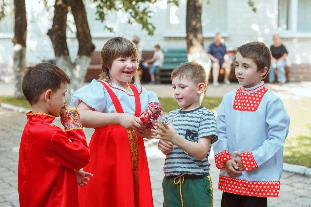 Воспитанники Железногорского центра соцпомощи «Добродея» побывали на творческом мероприятии, организованном в рамках проекта «АртКухня»