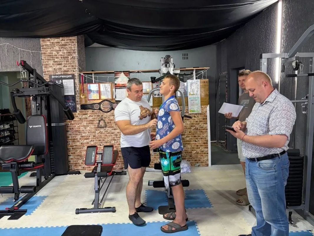В подростковом клубе «Поколение сильных» Щигровского центра соцпомощи «Импульс» прошел чемпионат города по жиму лёжа В подростковом клубе «Поколение сильных» Щигровского центра соцпомощи «Импульс» прошел чемпионат города по жиму лёжа