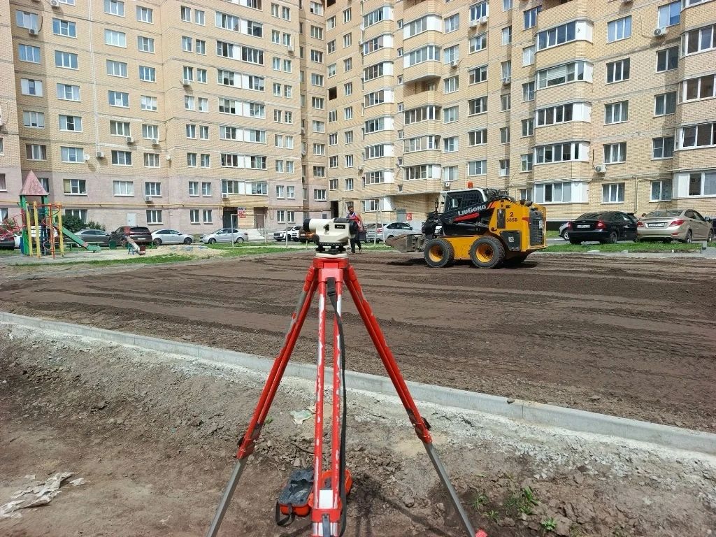 В Железногорске продолжается благоустройство дворов и сквера «Воинской славы» В Железногорске продолжается благоустройство дворов и сквера «Воинской славы»
