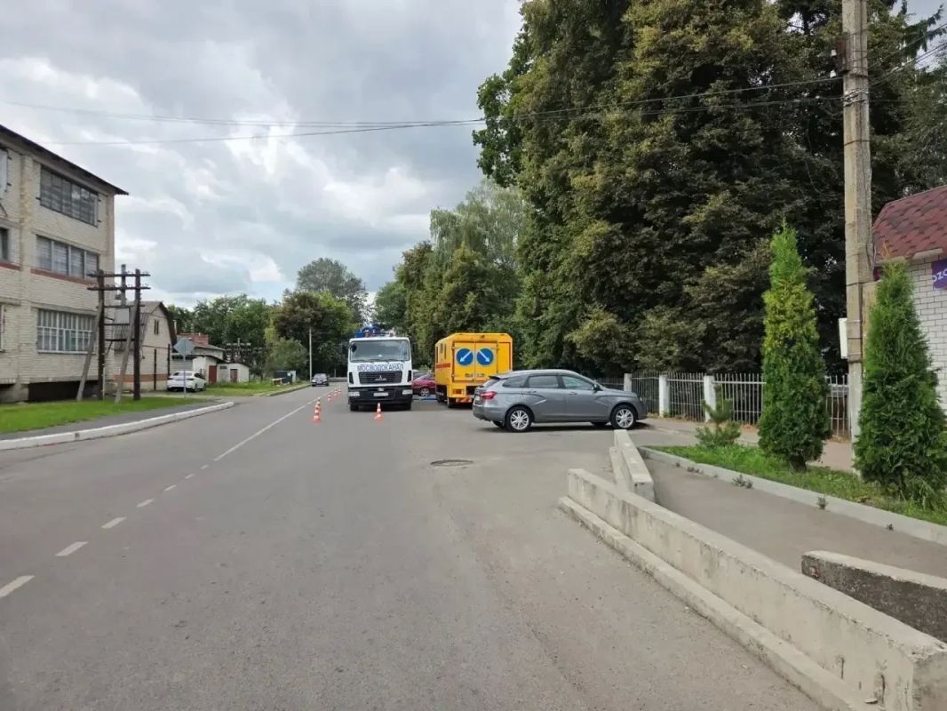 Жителями города Дмитриева неоднократно озвучивались вопросы, связанные с работой центральной канализации Жителями города Дмитриева неоднократно озвучивались вопросы, связанные с работой центральной канализации