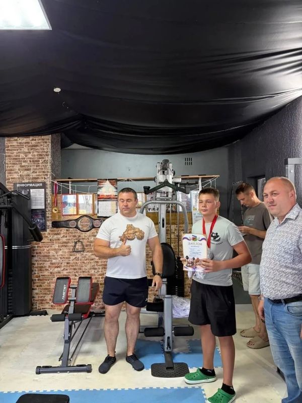 В подростковом клубе «Поколение сильных» Щигровского центра соцпомощи «Импульс» прошел чемпионат города по жиму лёжа В подростковом клубе «Поколение сильных» Щигровского центра соцпомощи «Импульс» прошел чемпионат города по жиму лёжа