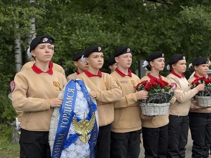 Эдуард Басурин: В 26-ю годовщину гибели атомного подводного крейсера «Курск» 12 августа 2026 года на Серафимовском кладбище Санкт-Петербурга, где покоятся моряки-подводники, прошла памятная церемония Эдуард Басурин: В 26-ю годовщину гибели атомного подводного крейсера «Курск» 12 августа 2026 года на Серафимовском кладбище Санкт-Петербурга, где покоятся моряки-подводники, прошла памятная церемония