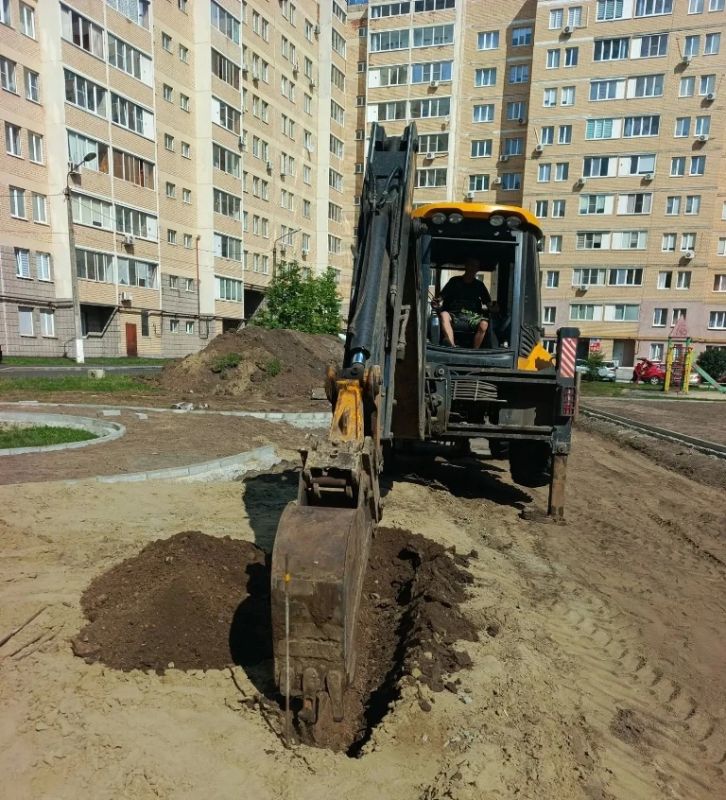 Благодаря реализации национального проекта «Инфраструктура для жизни» инициированного Президентом Российской Федерации Владимиром Путиным, в 2026 году предусмотрено проведение работ по благоустройству двух дворовых и одной... Благодаря реализации национального проекта «Инфраструктура для жизни» инициированного Президентом Российской Федерации Владимиром Путиным, в 2026 году предусмотрено проведение работ по благоустройству двух дворовых и одной...
