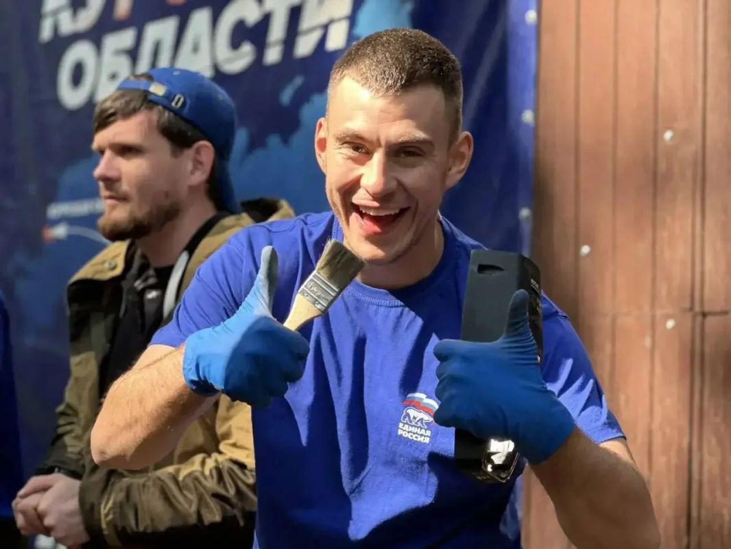 Волонтеры Курского Рубежа помогают восстанавливать сельский ДК Волонтеры Курского Рубежа помогают восстанавливать сельский ДК
