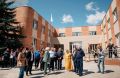 В рамках рабочего визита в Поныровский район губернатор Курской области Александр Хинштейн посетил Ольховатскую среднюю школу