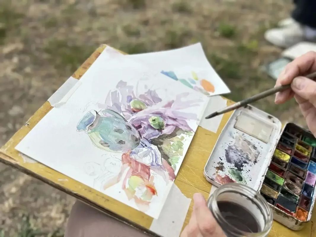 В Курске для юных художников провели пленэр В Курске для юных художников провели пленэр