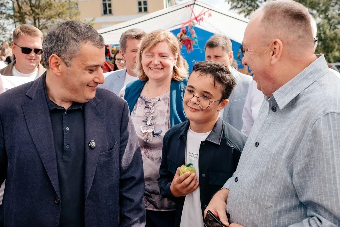 Александр Хинштейн: Сегодня на празднике «Три Спаса у Фета» в усадьбе знаменитого поэта запустили работу воссозданного фонтана Александр Хинштейн: Сегодня на празднике «Три Спаса у Фета» в усадьбе знаменитого поэта запустили работу воссозданного фонтана