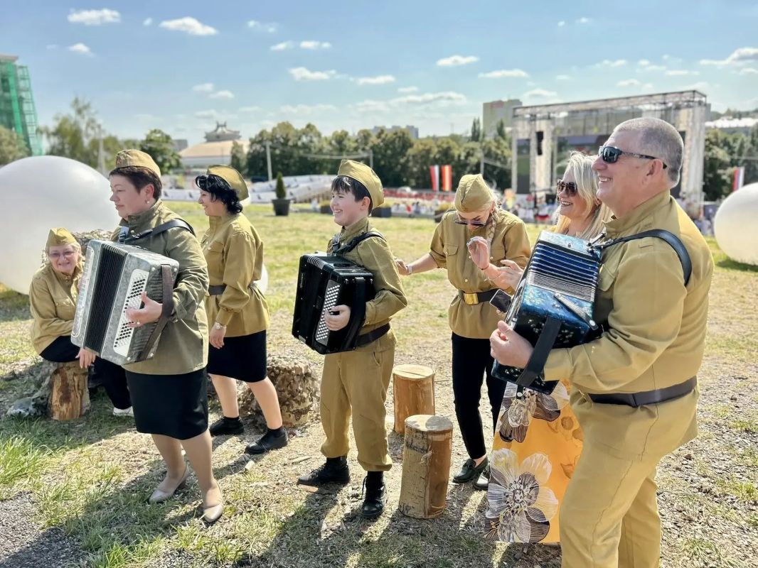 Патриотическое настроение царило на курской Полугоре Патриотическое настроение царило на курской Полугоре