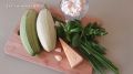 Вкусные кабачковые рулетики с пикантной начинкой для легкого обеда