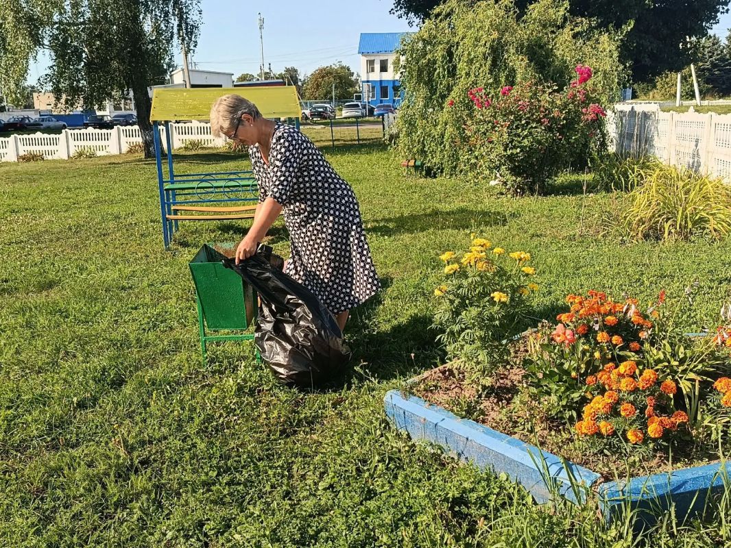 В п.Чермошной традиционно пятница считается днём наведения чистоты и порядка В п.Чермошной традиционно пятница считается днём наведения чистоты и порядка